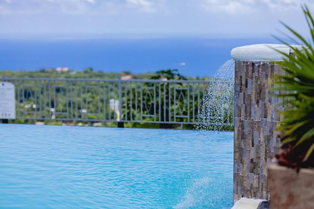 Pyramid Point Manor Villa Ocho Rios Exterior foto